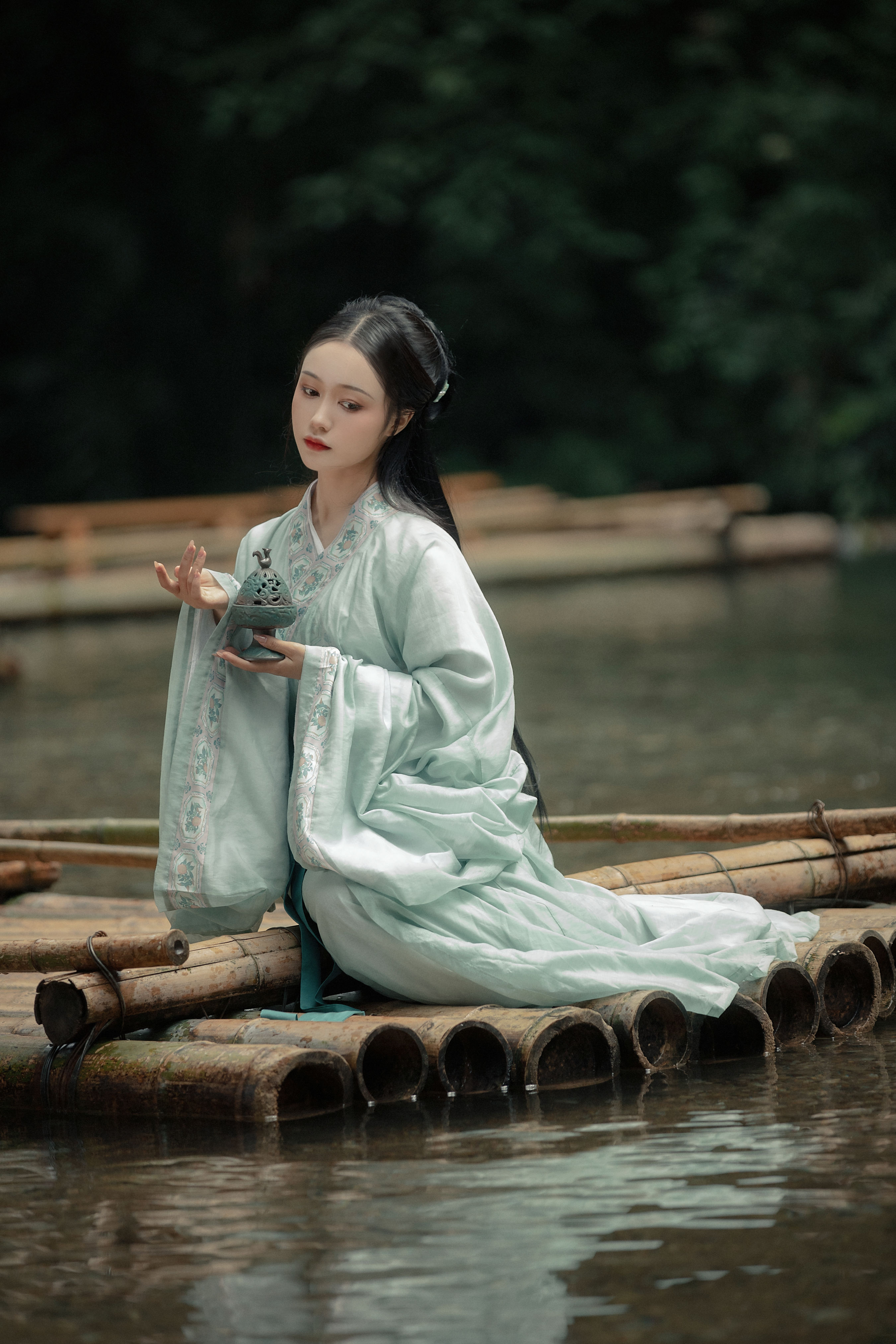 [YiTuYu艺图语] 梨一依《轻舟》 好看的4K高清无水印纯欲妹子意境唯美写真完整版图集