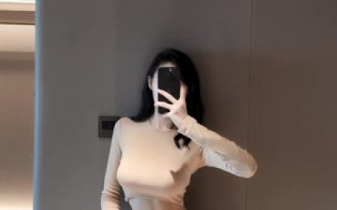 麻利亚辣经典一字马作品欣赏,微密圈红人麻利亚辣惊艳展示