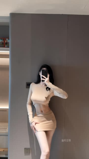 麻利亚辣经典一字马作品欣赏，微密圈红人麻利亚辣惊艳展示