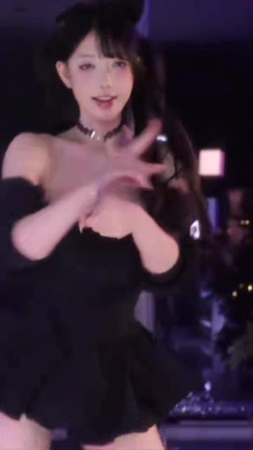 网易CC蜡笔小丸子跳舞合集，她的表演为何风靡网络？