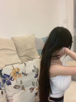 抖音任智桃的穿搭技巧，微密圈智桃Lucky的神秘迷人风格