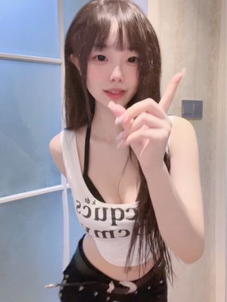 网易CC灰灰娜大尺度定制舞蹈，高颜值高挑美女的热辣演出