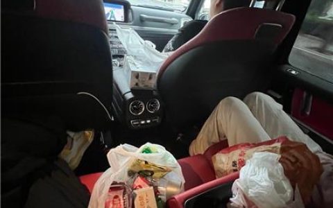 张鑫baby微密圈牛奶套装,摄影风格引领视觉潮流