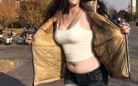 微胖美少女桃桃sama的魅力解析,从抖音到微密圈,她的风格为何如此受欢迎?