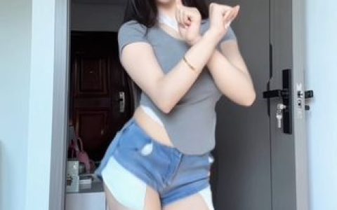 高颜值洛幽幽最新直播秀,粉丝热评不断