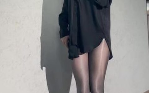 可可西yyy阿姨还是姐姐？微密圈写真中的反差美