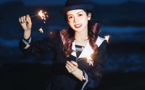 无人海滩的烟火治愈系 青春 文艺 美好 女神 夜景人像 女生 – YiTuYu艺图语