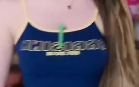 CC雪梨定制舞蹈视频,细看她如何挑战舞蹈极限