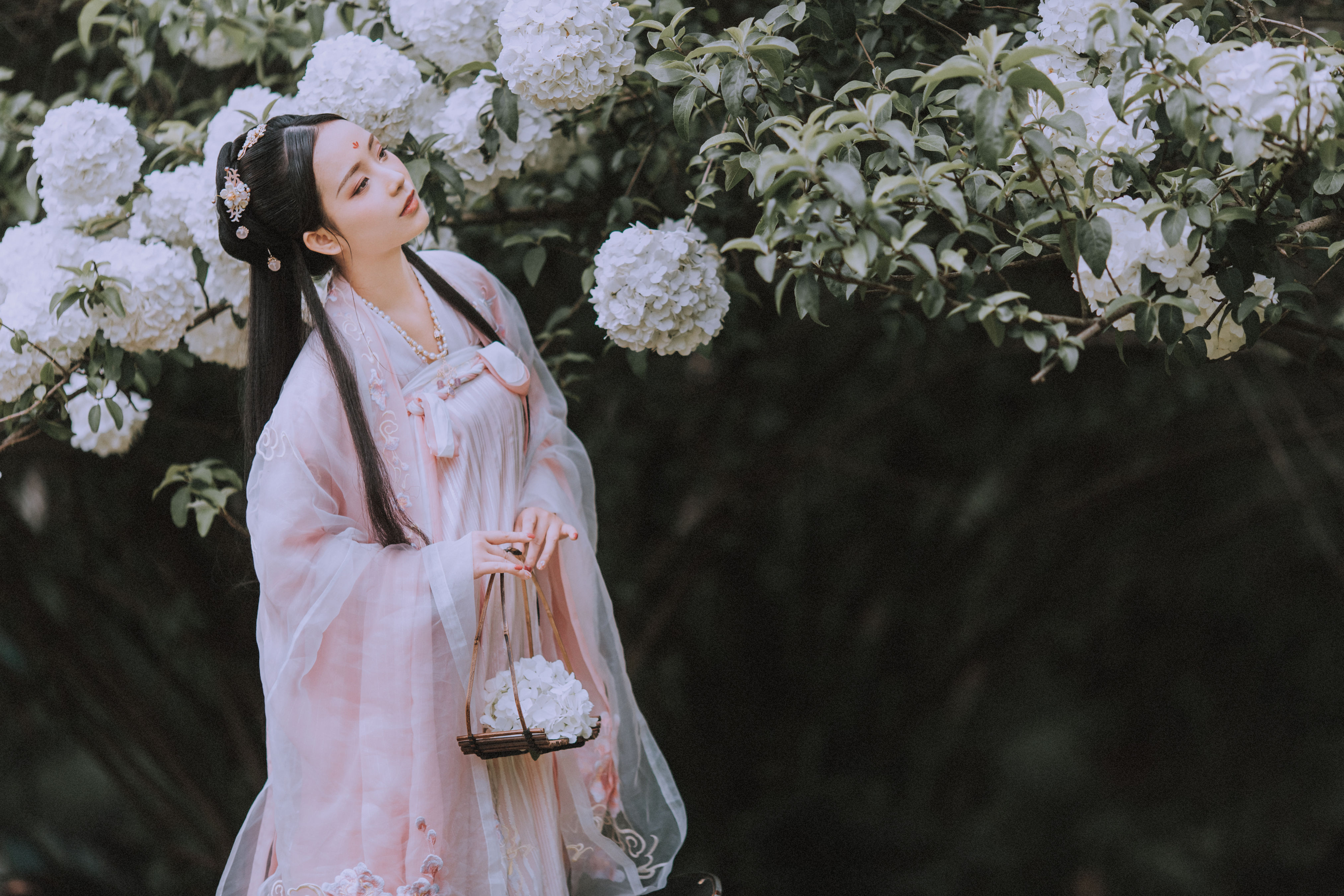 [YiTuYu艺图语] xxSilver《满袖春》 好看的4K高清无水印纯欲妹子意境唯美写真完整版图集