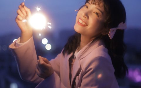 如愿美好 青春 女生 夜景人像 追光 – YiTuYu艺图语