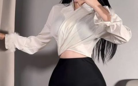 妮温柔#碎花裙,夏天的味道你喜欢吗?夏日穿搭碎花裙的完美示范