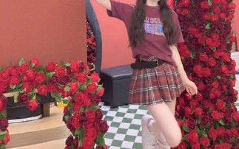 十万口草莓粥粥定制内容曝光,粉丝争相下载