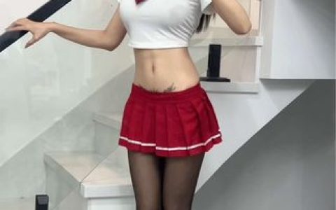 微密圈_鱼神抖音198万粉丝为何爆红?颜值高身材好绝对够S