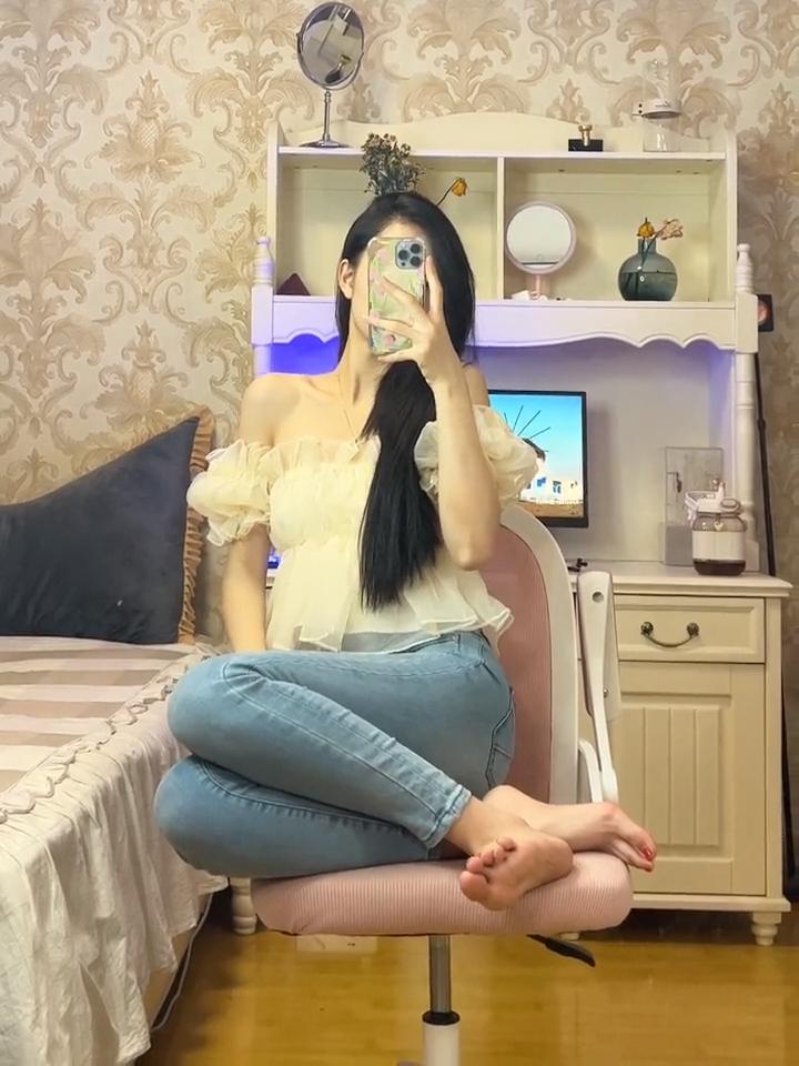 唐十七的微博内容分析，关注她的日常与创作灵感