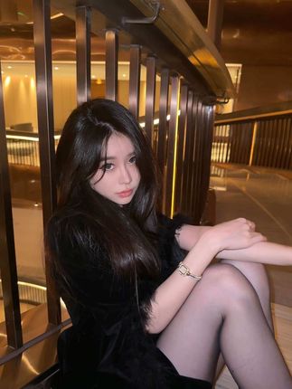 Sia 不吃鱼微密圈照片赏析，彰显美丽魅力瞩目的颜值与身材