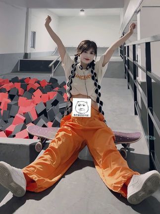 十万口草莓粥粥充电专属福利大揭秘，免费领取的内容都有什么？