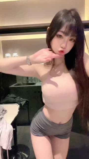 网易CC兰学姐长T道具秀舞蹈视频，道具运用的极致表现