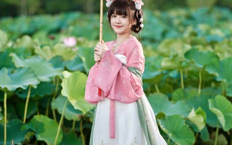 荷荷花 少女 汉服 小清新 古装 写真 可爱 – YiTuYu艺图语