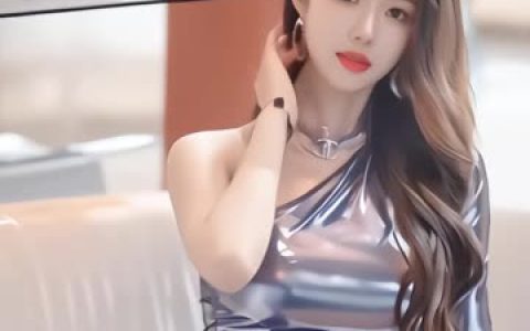 22岁成都尤物左公子666因胸走红,凹凸有致的身材引爆网络