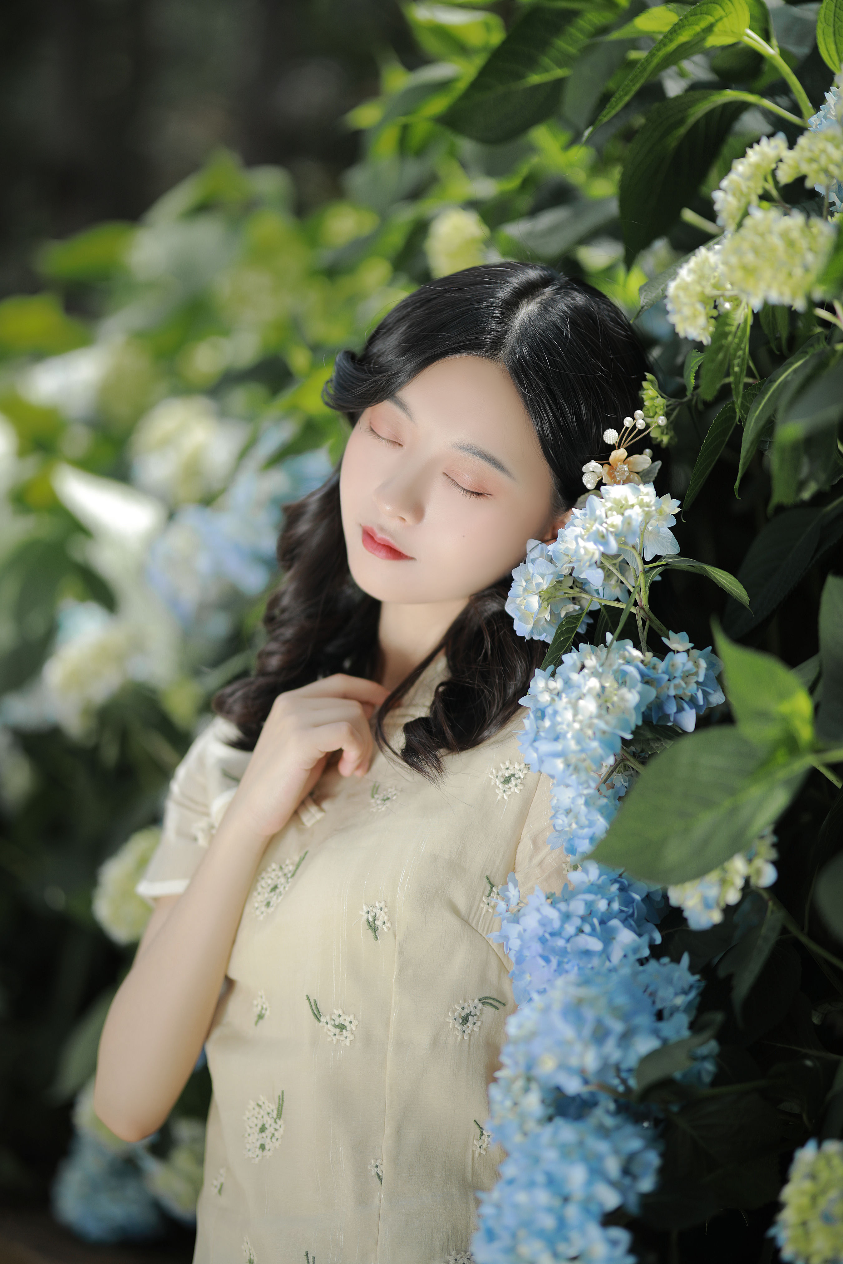 [YiTuYu艺图语] YunFleur 《一梦芳华》 好看的4K高清无水印纯欲妹子意境唯美写真完整版图集