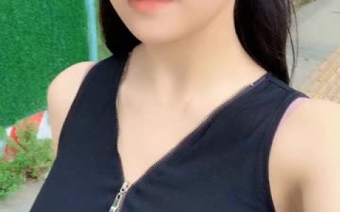 美了个滢抖音228万粉丝,微密圈作品热议,为什么她如此受欢迎?