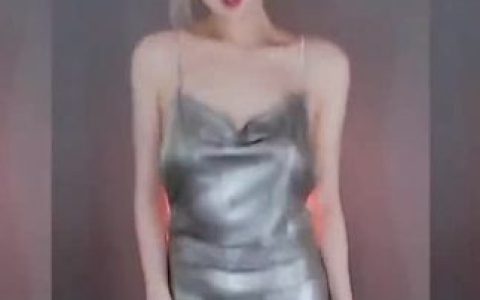 CC丸子超凶的顶级定制舞蹈，网友们为何如此热衷她的作品？