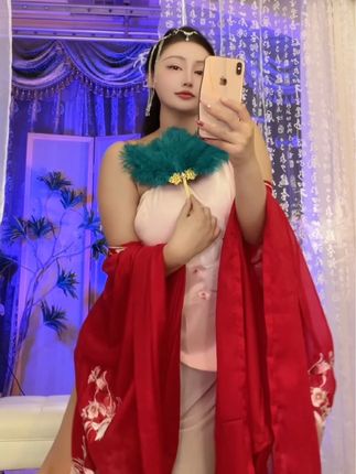 魅澜希大摆锤舞蹈动作，如何模仿她的招牌舞步