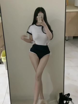 小芋泥yyy的微密圈作品，她的时尚资源如何展示个性风采？