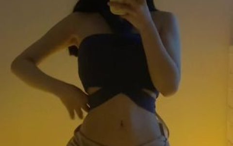 小芋泥yyy微密圈合集资源分享,她的时尚穿搭如何展现个人风采?