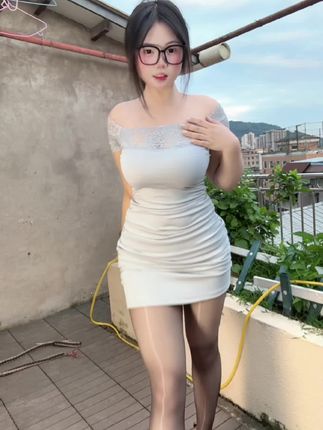 可爱的肉巴黑丝系列大放送，微胖女神的性感风采一览无遗