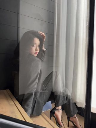 Sia 不吃鱼微密圈照片赏析，彰显美丽魅力瞩目的颜值与身材