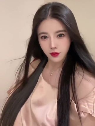 猪小七身材的绝美视角放心看不违规，女神猪小七高清视觉盛宴