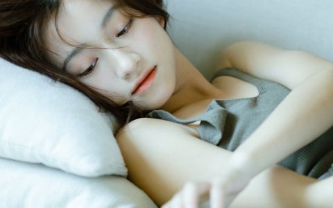 蓝色房间清纯 妹子 日系 小姐姐 模特 写真集 – YiTuYu艺图语