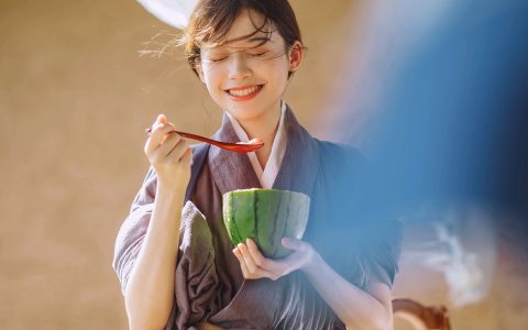 惠儿儿吖《小千代》 – YiTuYu艺图语