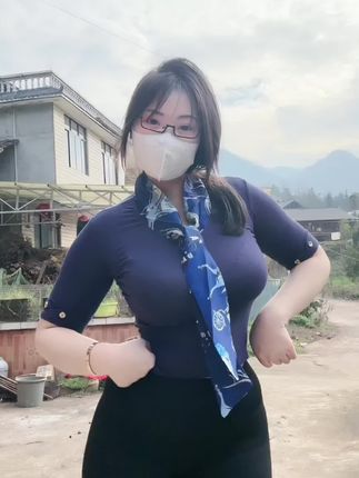 可爱的肉巴微密圈超清合集，微胖魅力与时尚穿搭的完美展示