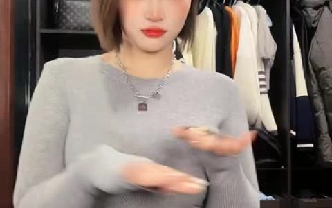 林露露5.0大摆锤视频分享,扣子崩掉后的搞笑瞬间