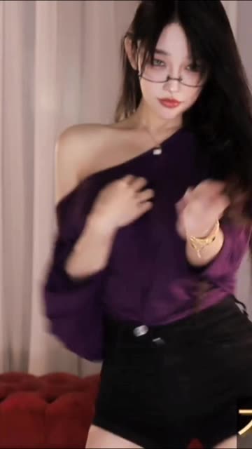 CC深田老师的私人订制微博内容，深田老师如何互动粉丝？
