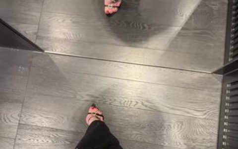 脸红Dearie写真集大曝光,从微密圈到社交平台的完美转型