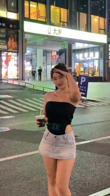詹詹(詹妮)0220微密圈作品图汇总时尚与性感的完美碰撞，探索詹妮0220穿搭背后的故事