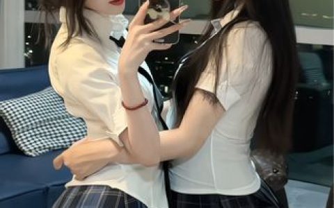 抖音百万粉丝网红「鱼神」微密圈，性感纹身黑丝肚兜写真！