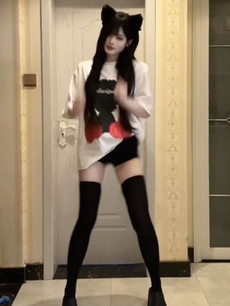 织梦痣铃有鱼17部经典作品，如何获取她的全部视频？