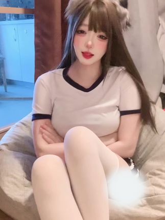水蜜桃桃cc的夏日解暑秘诀，微密圈视图分享，感受她的清凉魅力