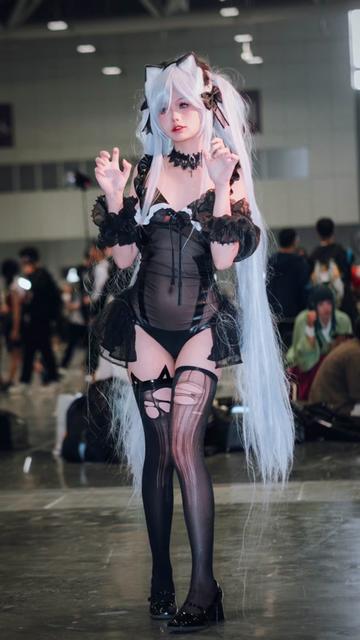 ZinieQ的佩罗娜cos，可爱角色扮演赏析