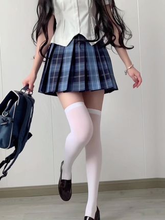 林扣弦微密圈资源解析加入她的圈子值得吗？抖音清纯女神的圈子大揭秘