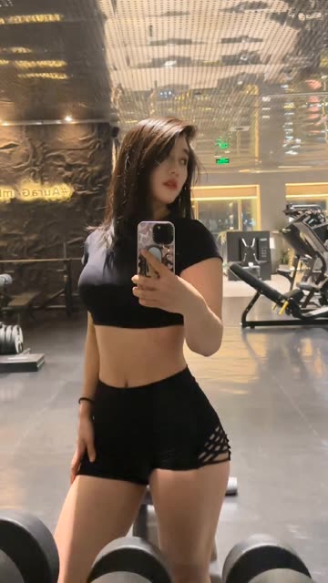 詹詹0220微博觅圈付费视图赏析，健身达人背后的秘密