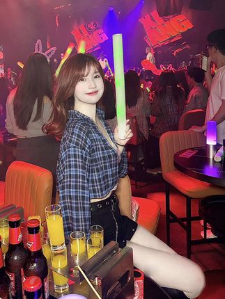 十万草莓粥粥舰长内部图片首曝光，私密图集震撼全网