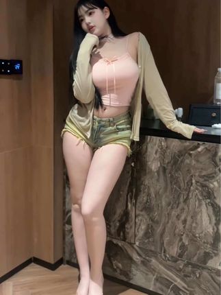 小u优优子微密圈中的绝美作品（抖音红人小u优优子的微密圈亮点）