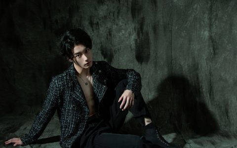 温柔的朱朱《光影与男孩》 – YiTuYu艺图语