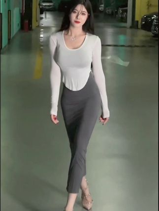 网易CC小微微热舞集锦，看她如何通过热舞征服观众