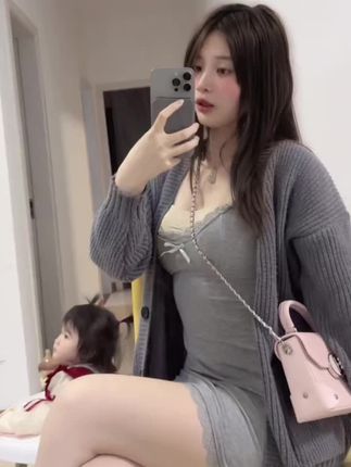 抖音丨身材尤物甜子兔哟定制热舞，展现完美曲线